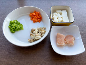 お肉も野菜もたっぷり食べられる「肉豆腐」離乳食カミカミ期｜給食レシピ